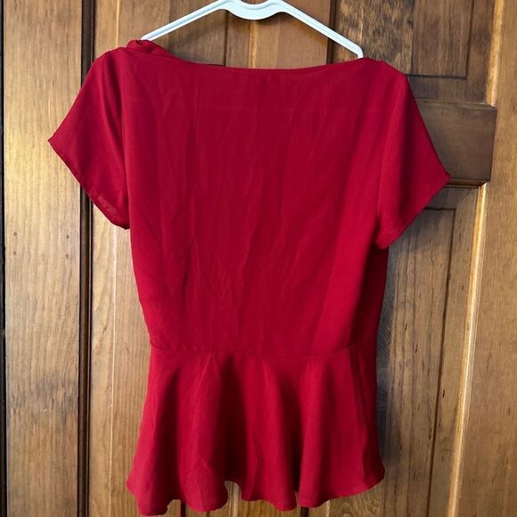 Forever 21 Woven Red Top Size Medium New - Picture 4 of 6